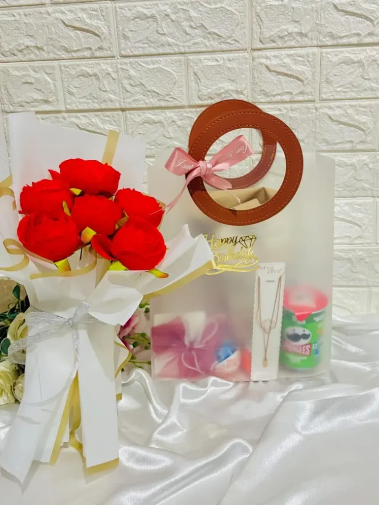 birthday customized gift hampers in kannur