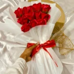 valentines-day-red-rose-bouquet-customized-gift.webp (2)