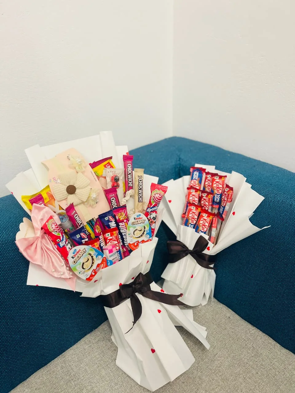 Chocolate bouquet arranged as customized gift hampers for special occasions