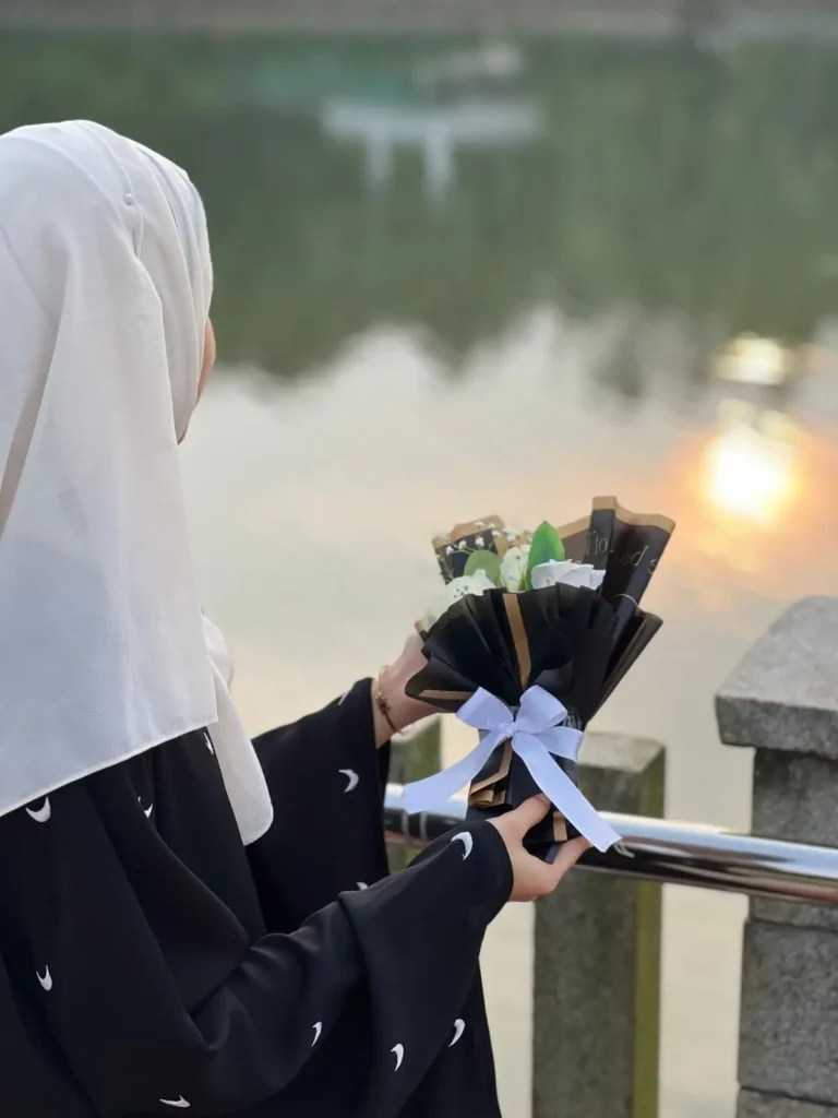 customized gift hamper bouquet